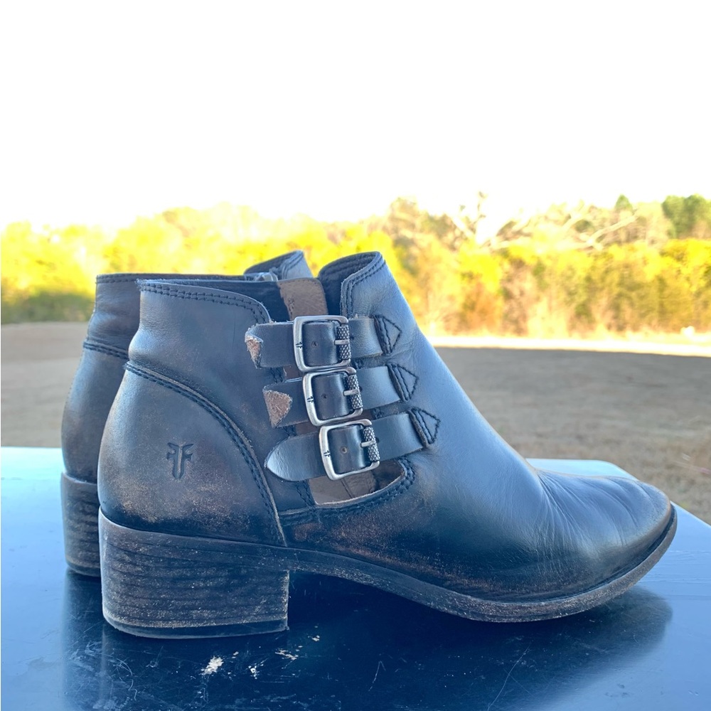 Adorable Bootie! Frye Belted Bootie, Distressed Black Leather, 7 - Picture 9 of 13